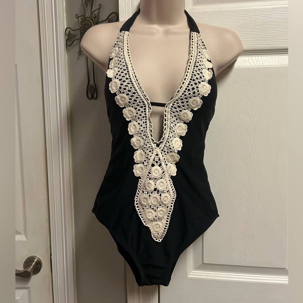 NWT Boho Chic Black Halter Swimsuit Sz Small 4/6 Cream Crochet Detail Swim Beach